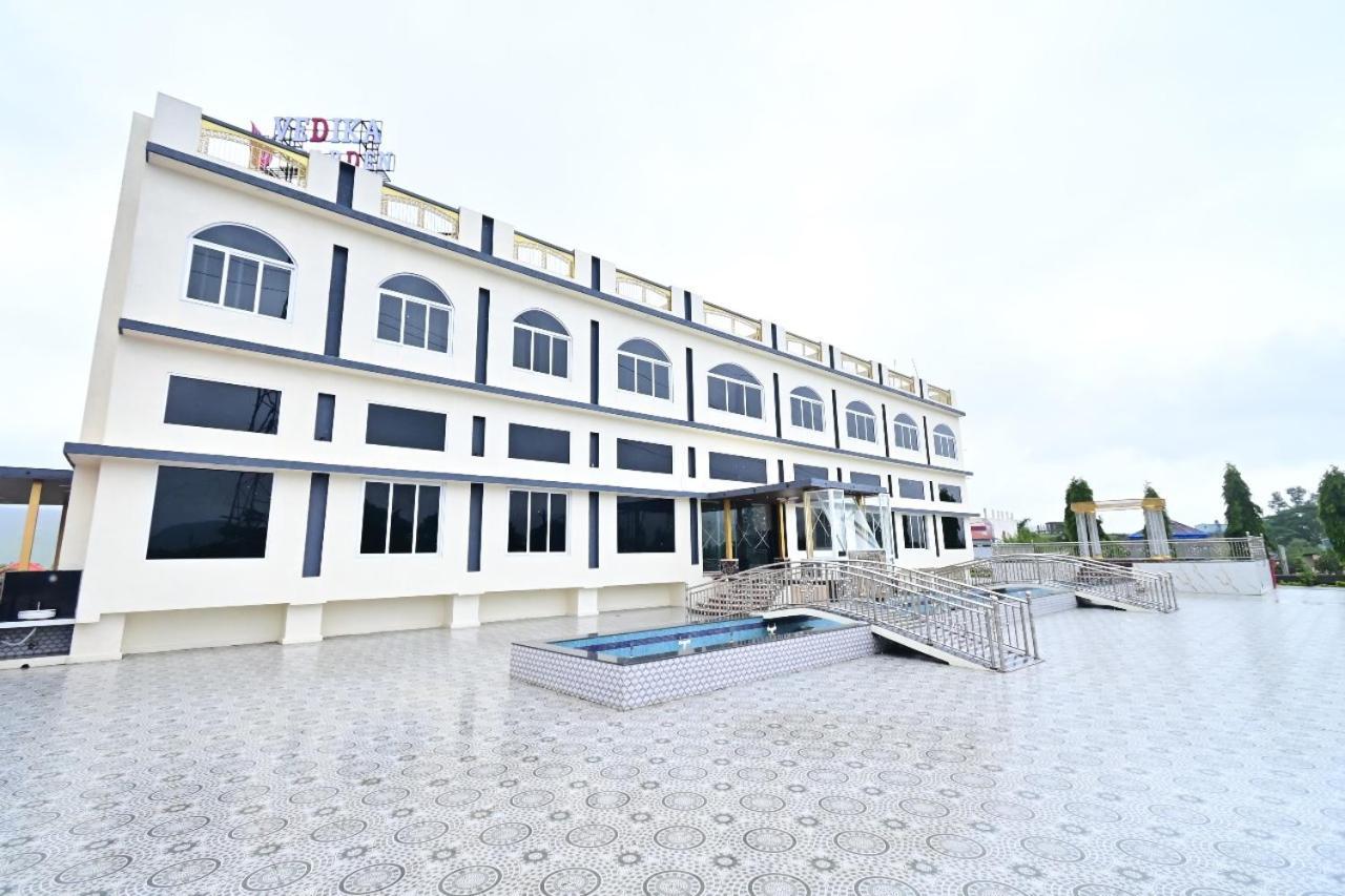 Hotel Vedika Garden Lonavla Zewnętrze zdjęcie