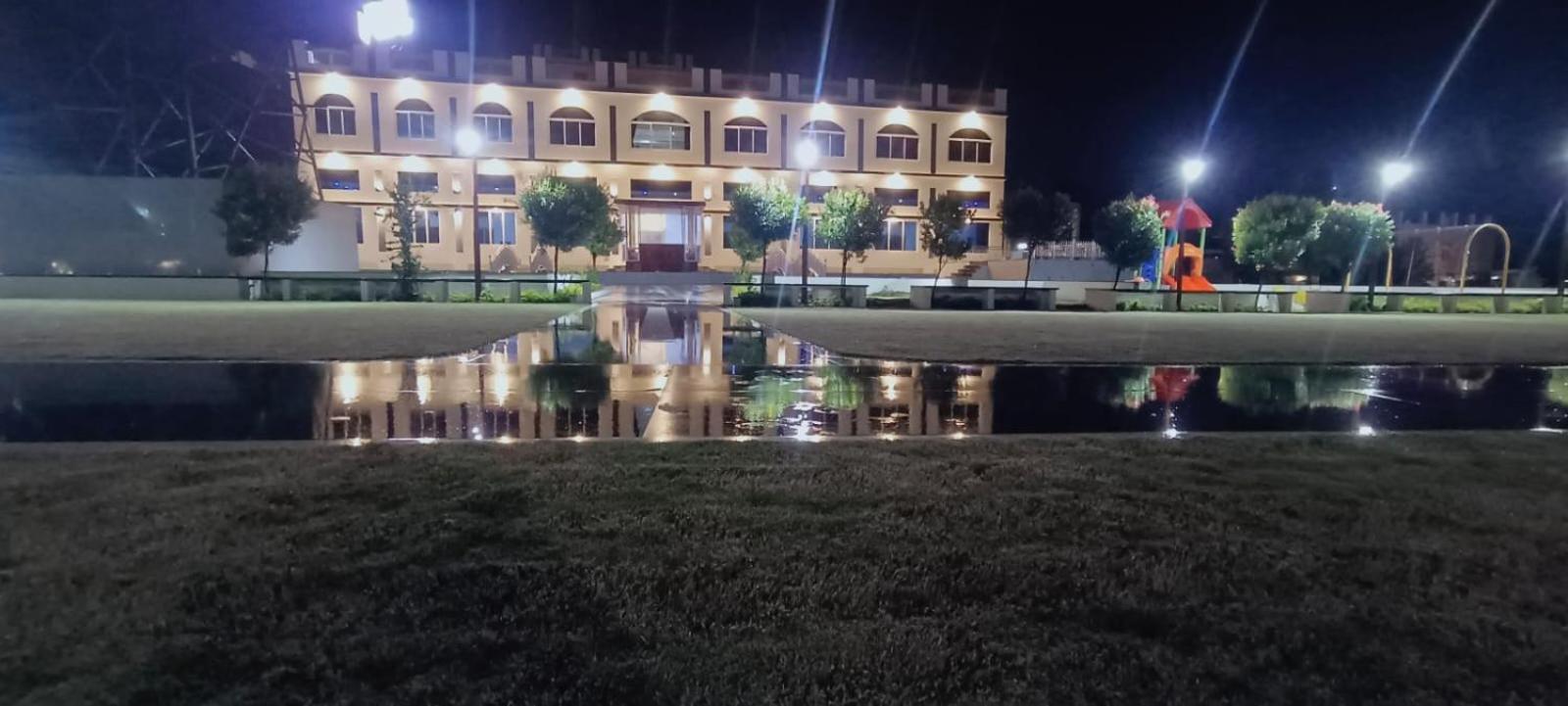 Hotel Vedika Garden Lonavla Zewnętrze zdjęcie