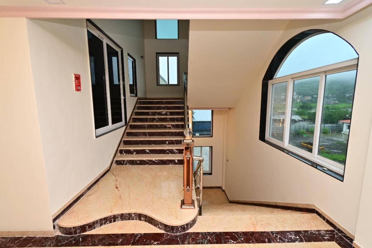 Hotel Vedika Garden Lonavla Zewnętrze zdjęcie
