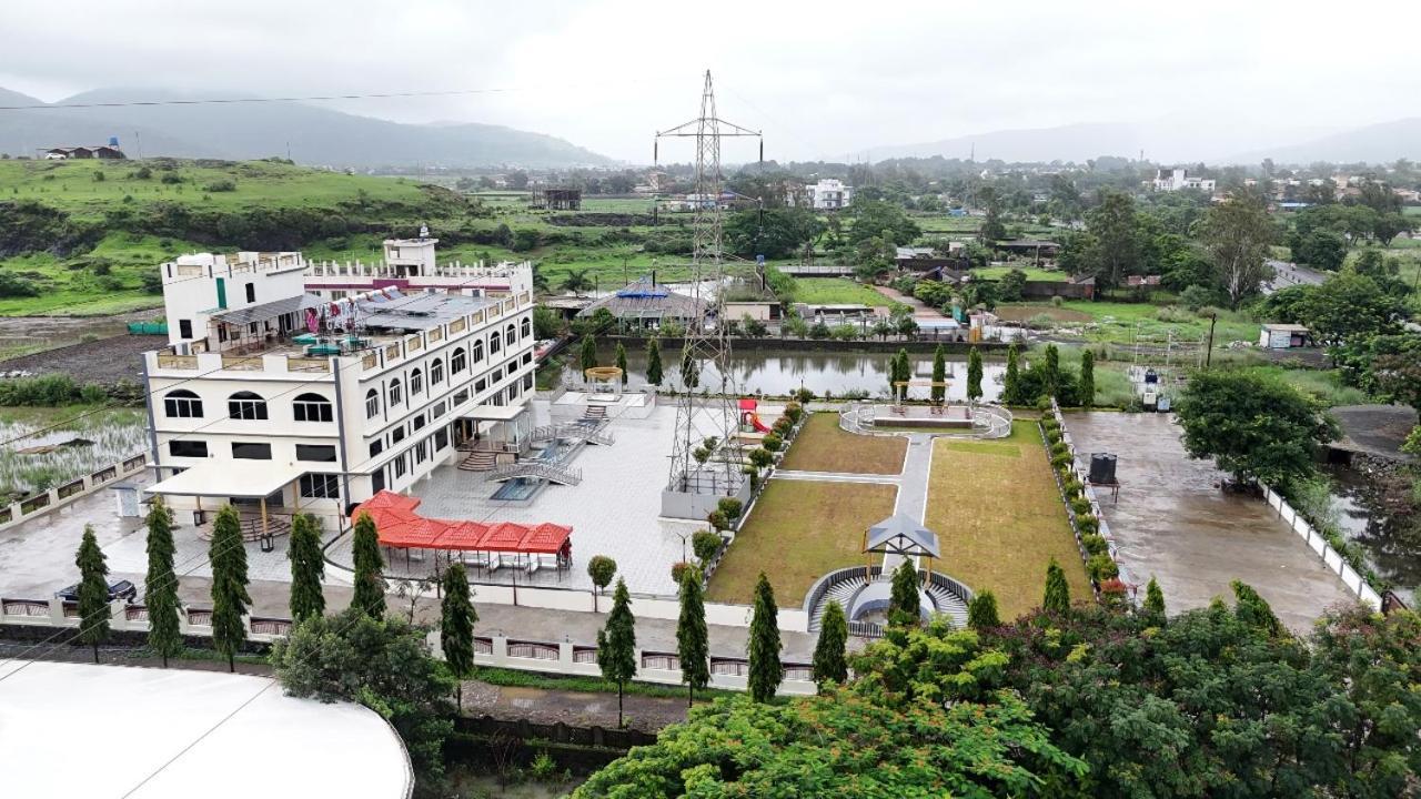 Hotel Vedika Garden Lonavla Zewnętrze zdjęcie